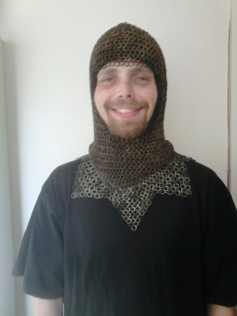 Shâzok med sin brynjehuva, nu klar inför By i Dimman, dags för rostning!